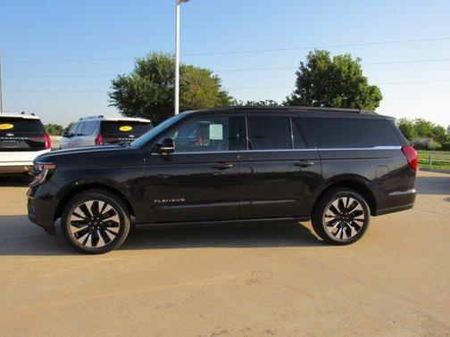 Dark Matter Gray Metallic 2027 Ford Expedition Max Platinum