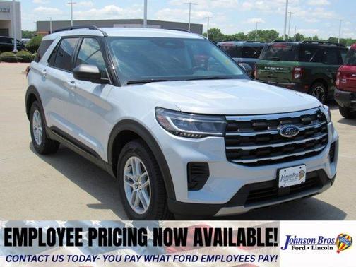 Space White Metallic 2026 Ford Explorer Active