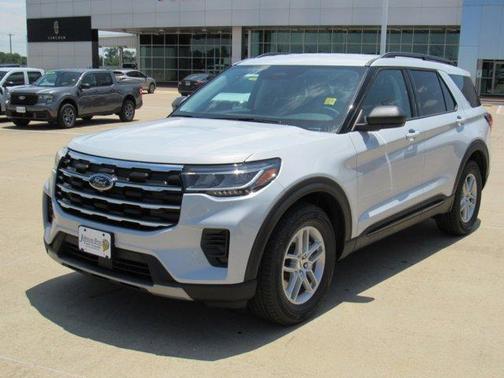 Space White Metallic 2026 Ford Explorer Active