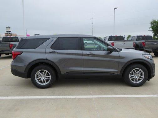 Carbonized Gray Metallic 2026 Ford Explorer Active