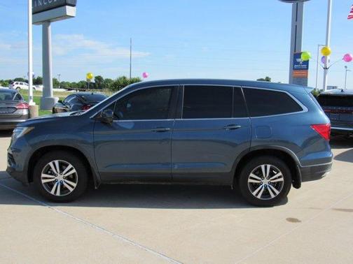 Blue 2018 Honda Pilot EX
