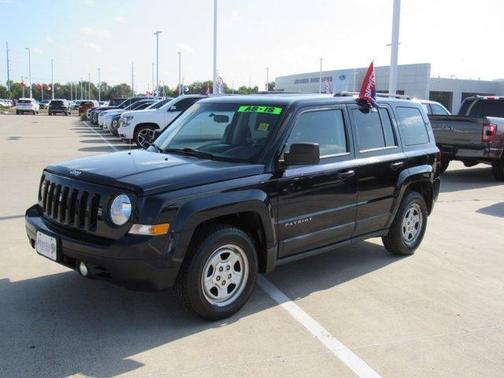 Blackberry Pearl 2011 Jeep Patriot Sport