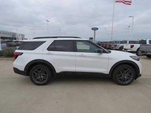 Star White 2026 Ford Explorer ST