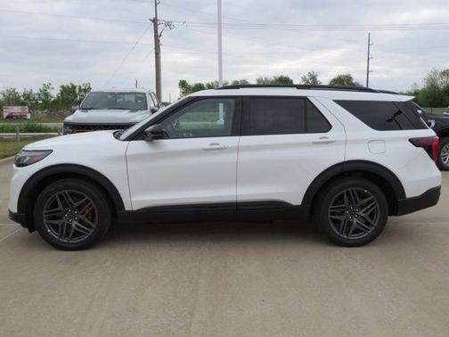 Star White 2026 Ford Explorer ST