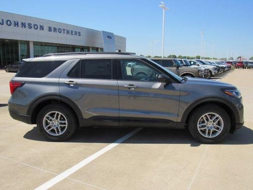 Carbonized Gray Metallic 2026 Ford Explorer Active