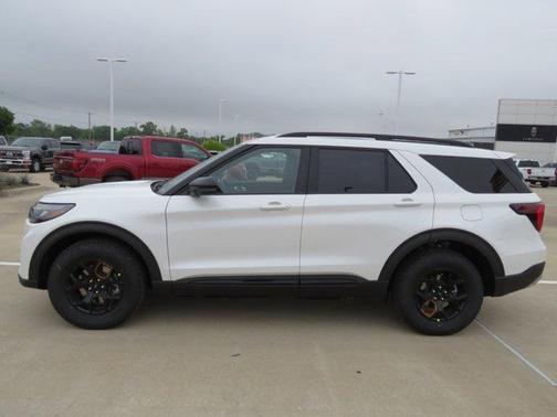 Star White 2026 Ford Explorer Tremor