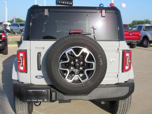 Avalanche Gray 2026 Ford Bronco Outer Banks