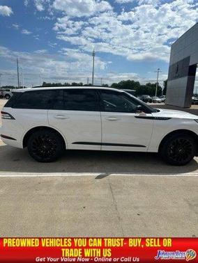 White Metallic 2022 Lincoln Aviator Reserve AWD