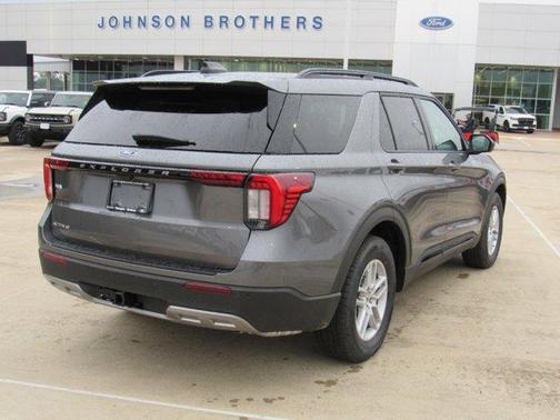 Carbonized Gray Metallic 2026 Ford Explorer Active