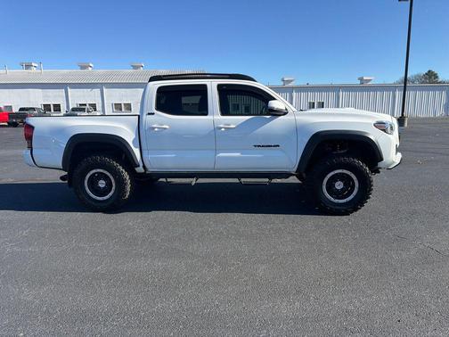 2016 Toyota Tacoma TRD Sport