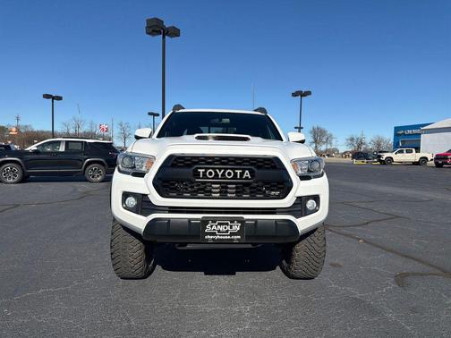 2016 Toyota Tacoma TRD Sport
