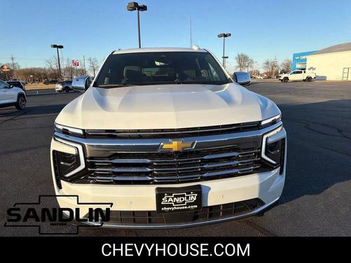 Polar White Tricoat 2026 Chevrolet Suburban Premier
