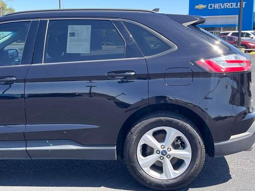 2020 Ford Edge SE
