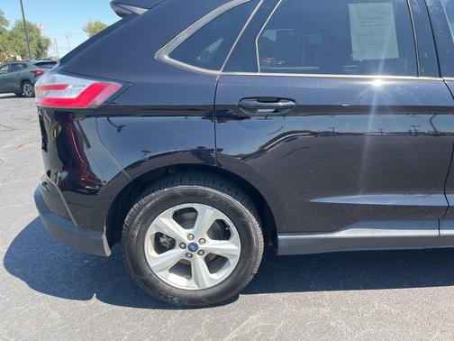 2020 Ford Edge SE