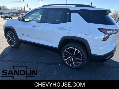 Polar White Tricoat 2026 Chevrolet Equinox FWD RS