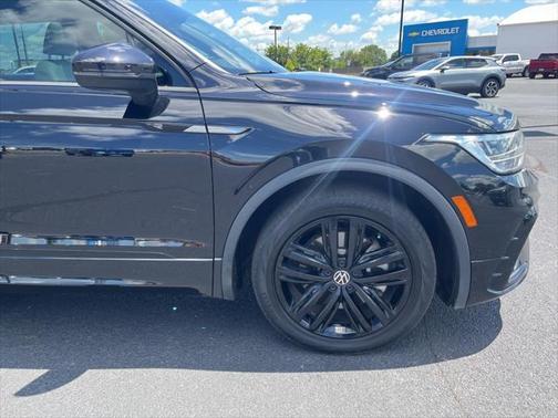 2022 Volkswagen Tiguan 2.0T SE R-Line Black