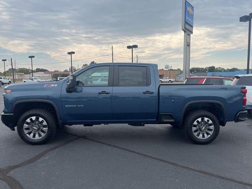 2025 Chevrolet Silverado 2500 Custom