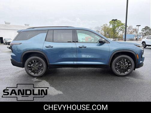 Lakeshore Blue Metallic 2026 Chevrolet Traverse LT