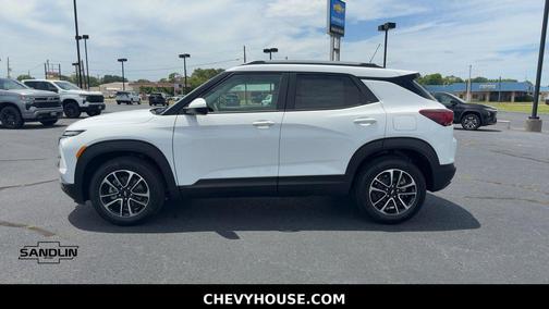 Summit White 2026 Chevrolet Trailblazer LT