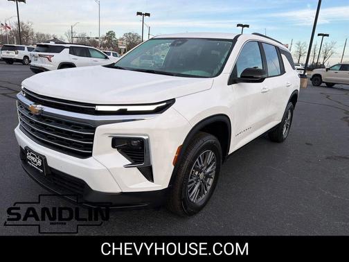 Summit White 2026 Chevrolet Traverse LT