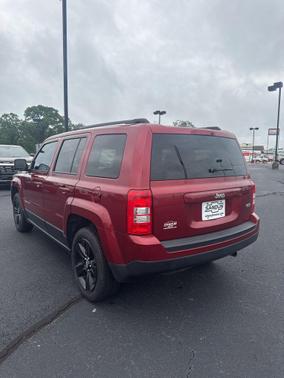 Deep Cherry Red Crystal Pearlcoat 2017 Jeep Patriot Latitude