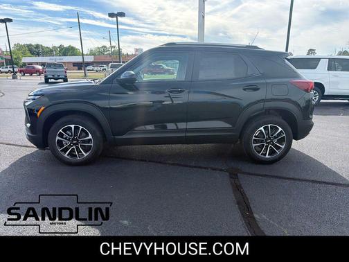 Mosaic Black Metallic 2026 Chevrolet Trailblazer LT