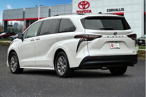 2023 Toyota Sienna XLE