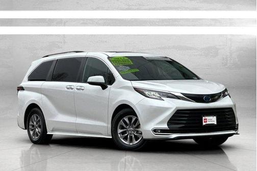 2023 Toyota Sienna XLE