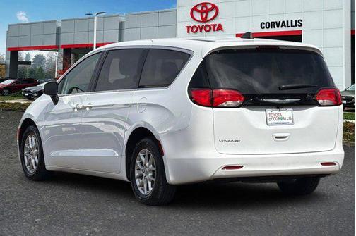 2023 Chrysler Voyager LX