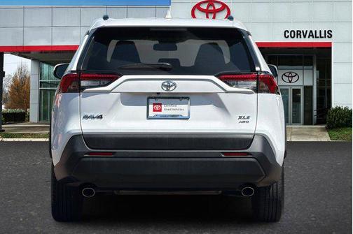 Ice Cap 2025 Toyota RAV4 XLE