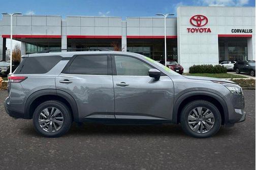 2023 Nissan Pathfinder SV