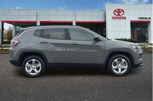 Sting-Gray Clearcoat 2024 Jeep Compass Latitude