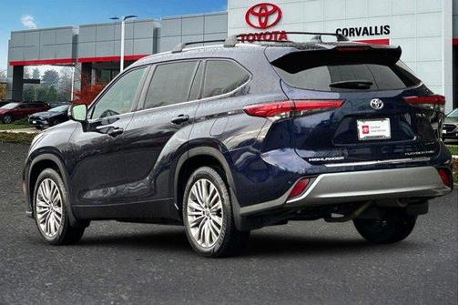 2022 Toyota Highlander Platinum
