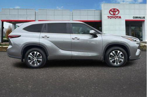 Heavy Metal 2026 Toyota Highlander XLE