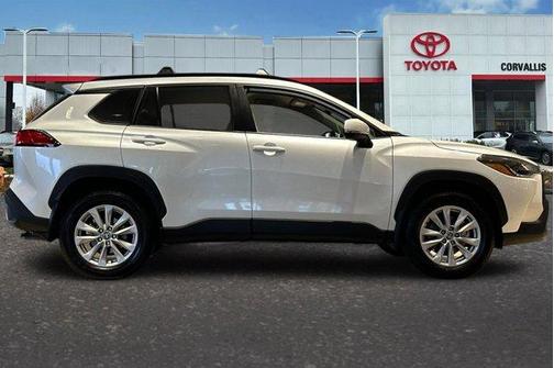 2024 Toyota Corolla Cross LE