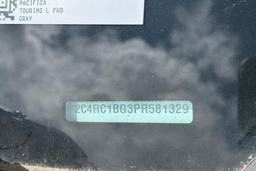Granite Crystal Metallic Clearcoat 2023 Chrysler Pacifica Touring L