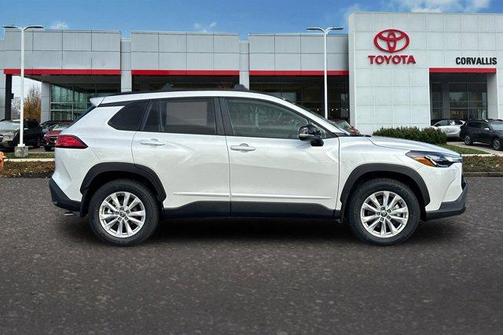 2025 Toyota Corolla Cross LE
