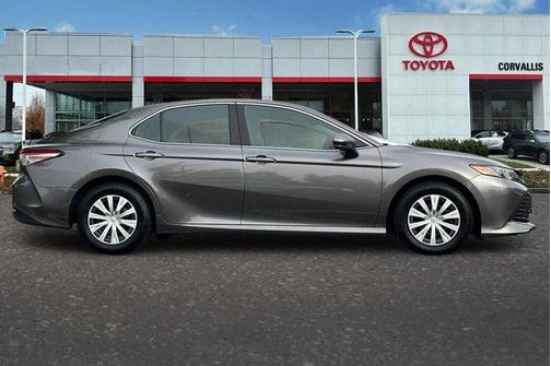 2019 Toyota Camry Hybrid LE