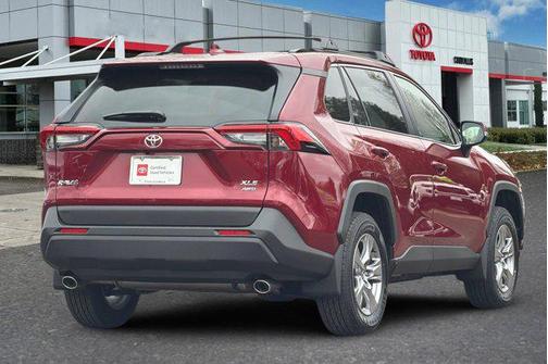 2025 Toyota RAV4 XLE