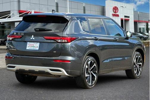 2024 Mitsubishi Outlander SE