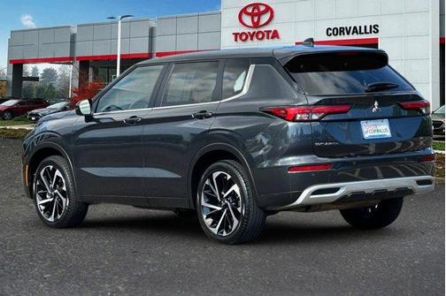 2024 Mitsubishi Outlander SE