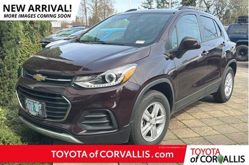 Black Cherry Metallic 2022 Chevrolet Trax LT
