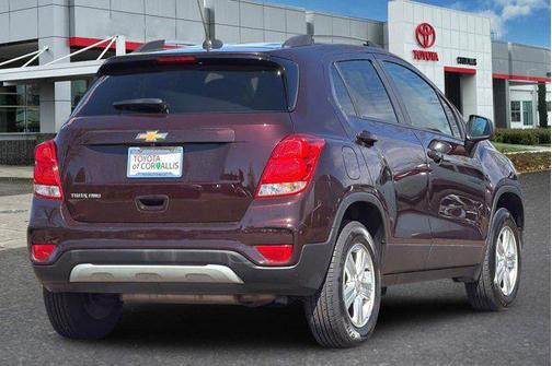 Black Cherry Metallic 2022 Chevrolet Trax LT