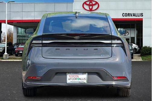 2025 Toyota Prius Plug-In Hybrid SE