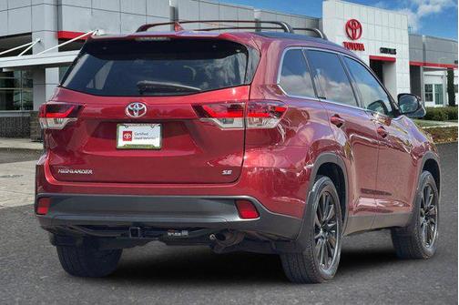 Salsa Red Pearl 2019 Toyota Highlander SE