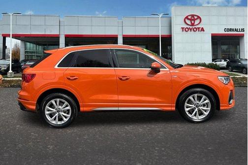 2022 Audi Q3 45 S line Premium