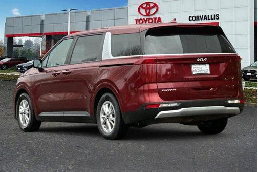 2024 Kia Carnival LX