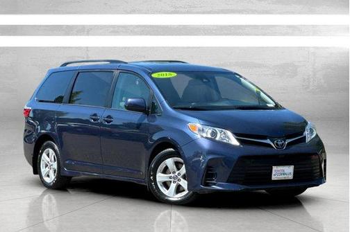 2018 Toyota Sienna LE