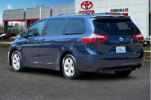 2018 Toyota Sienna LE