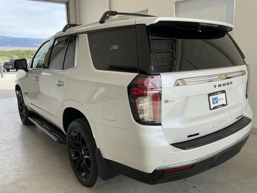 Iridescent Pearl Tricoat 2024 Chevrolet Tahoe Premier